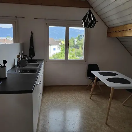 Gemuetliche Dachwohnung Appartamento *