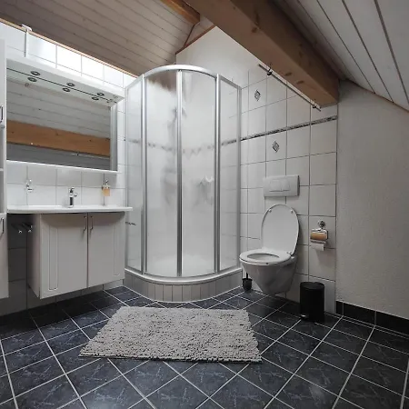 Gemuetliche Dachwohnung * בלגאץ'